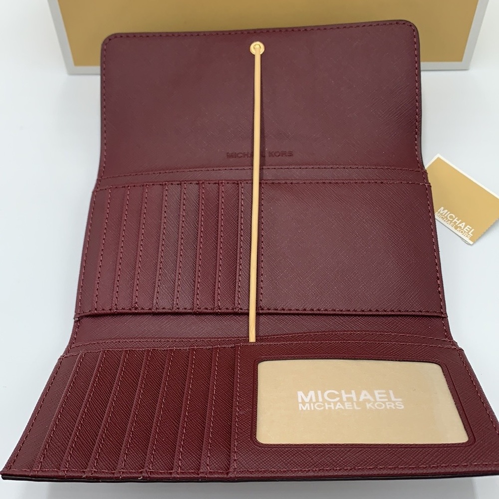 MICHAEL KORS JET SET TRAVEL LG TRIFOLD MERLOT - Picture 9 of 16